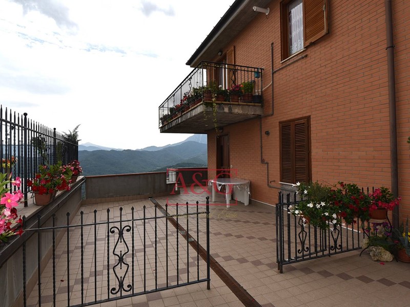 Trilocale in Vendita a Montemonaco, 79'500€, 53 m²