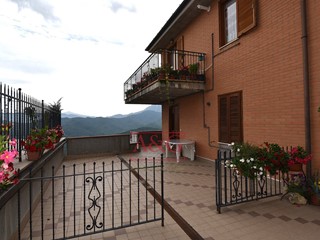 Trilocale in Vendita a Montemonaco, 79'500€, 53 m²