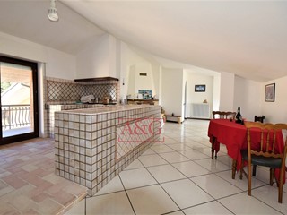 Appartamento in Vendita a Monsampietro Morico, 75'000€, 200 m²