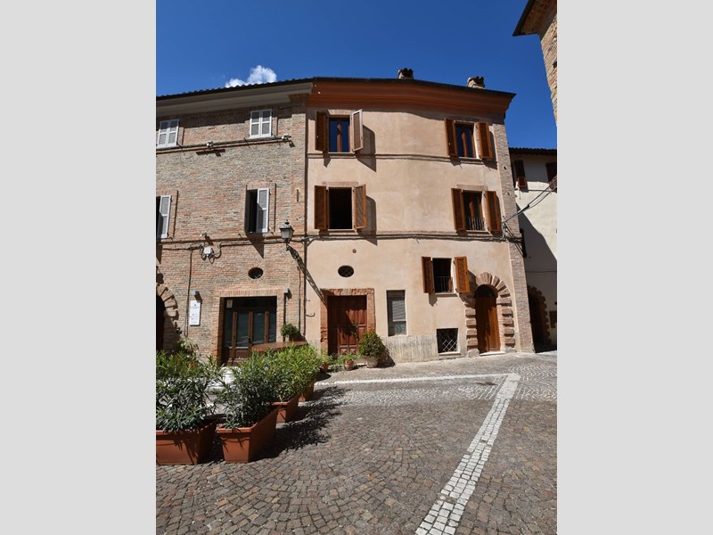 Appartamento in Vendita a Comunanza, 200'000&euro;, 180 m²