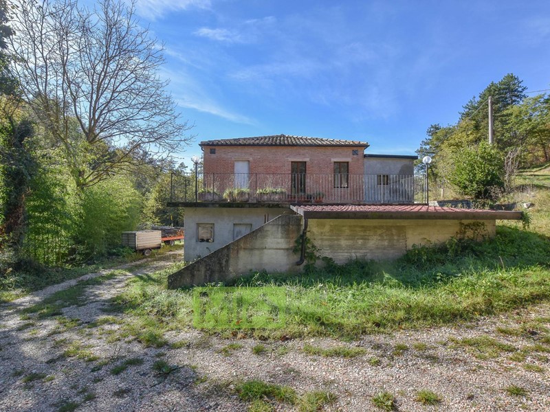 Appartamento in Vendita a Comunanza, 120'000€, 110 m²