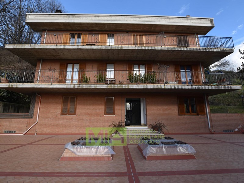 Quadrilocale in Vendita a Amandola, 68'000€, 58 m²
