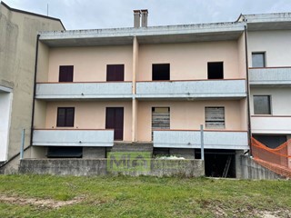 Villetta a schiera in Vendita a Campofilone, 100'000€, 225 m²