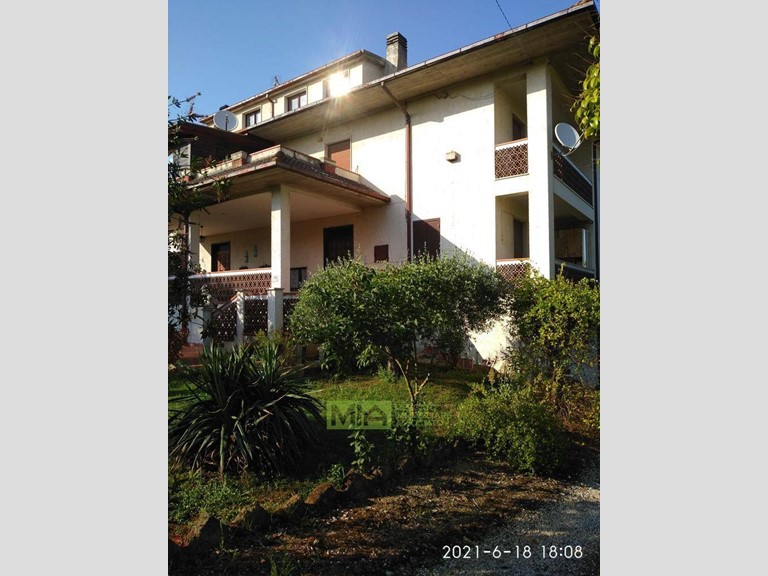 Casa Semi Indipendente in Vendita a Ripatransone, 180'000€, 250 m²
