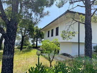 Casa Semi Indipendente in Vendita a Ripatransone, 390'000€, 206 m²