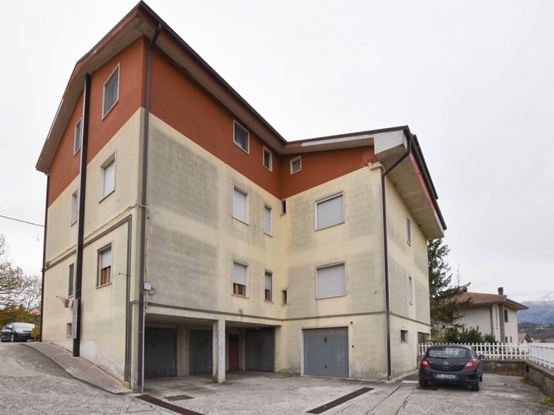 Appartamento in Vendita a Amandola, 75'000&euro;, 70 m²