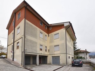 Appartamento in Vendita a Amandola, 75'000&euro;, 70 m²