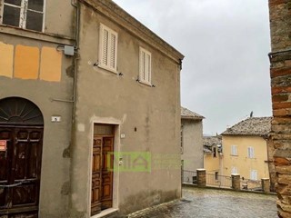 Casa Indipendente in Vendita a Montefiore dell'Aso, 110'000€, 120 m²