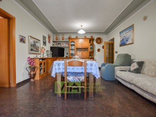 Casa Indipendente in Vendita a Roccafluvione, 105'000€, 210 m²