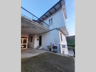 Appartamento in Vendita a Monsampietro Morico, 62'000&euro;, 96 m²