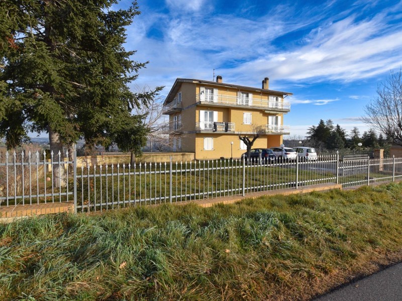 Appartamento in Vendita a Santa Vittoria in Matenano, 70'000&euro;, 105 m²