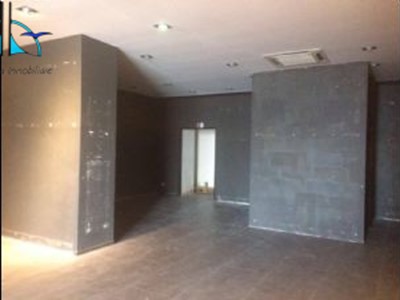 Immobile commerciale in Vendita a Poggio Mirteto, 220'000&euro;, 240 m²