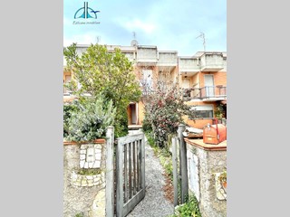 Villetta a schiera in Vendita a Nerola, 150'000€, 145 m²