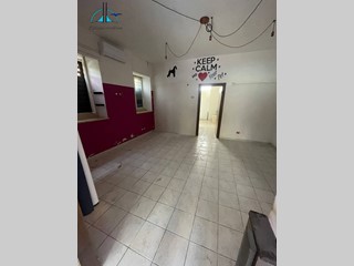 Immobile commerciale in Affitto a Fara in Sabina, 700€, 60 m²