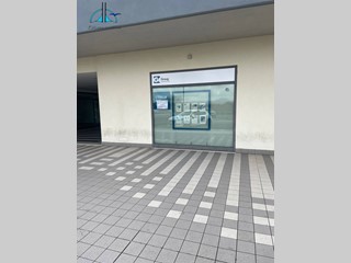 Immobile commerciale in Affitto a Fara in Sabina, 750€, 45 m²