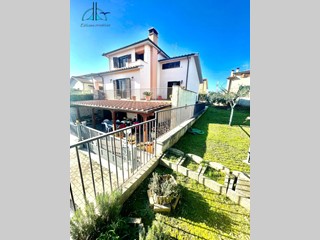 Villa in Vendita a Fara in Sabina, 479'000&euro;, 300 m²