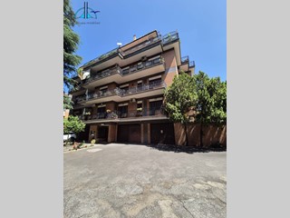 Trilocale in Vendita a Roma, 299'000&euro;, 66 m²