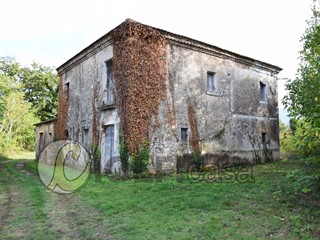 Casa Indipendente in Vendita a Pignataro Interamna, 200'000€, 345 m²
