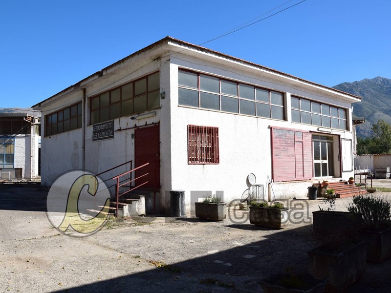 Immobile commerciale in Vendita a San Vittore del Lazio, 150'000€, 187 m²