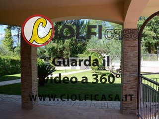 Villetta a schiera in Affitto a Cassino, 600€, 120 m²