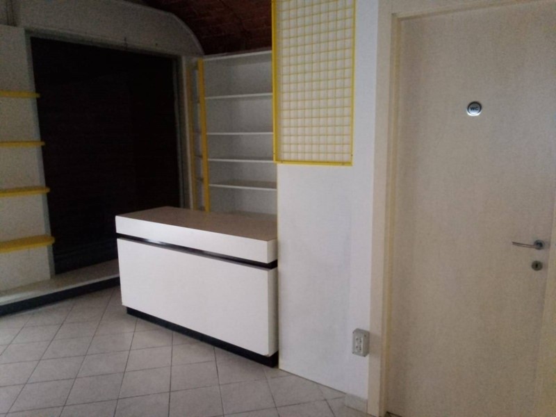 Attività commerciale in Affitto a Castelfiorentino, 270&euro;, 25 m²