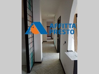 Capannone in Vendita a Castelfiorentino, 1000 m²