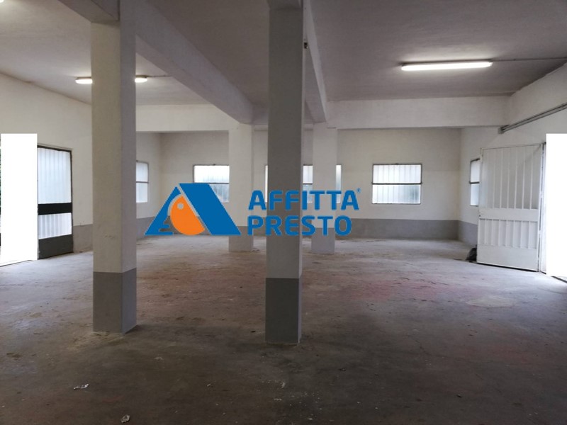 Attività commerciale in Affitto a Certaldo, 800€, 206 m²
