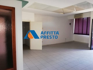 Attività commerciale in Affitto a San Miniato, 550€, 60 m²