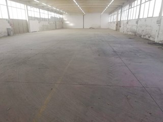 Attività commerciale in Affitto a Castelfiorentino, 2'500&euro;, 1000 m²