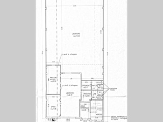 Attività commerciale in Affitto a Gambassi Terme, 1'500€, 400 m²