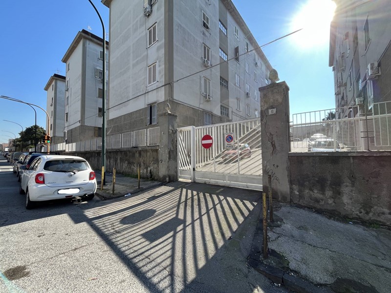 Quadrilocale in Vendita a Napoli, 175'000€, 103 m²