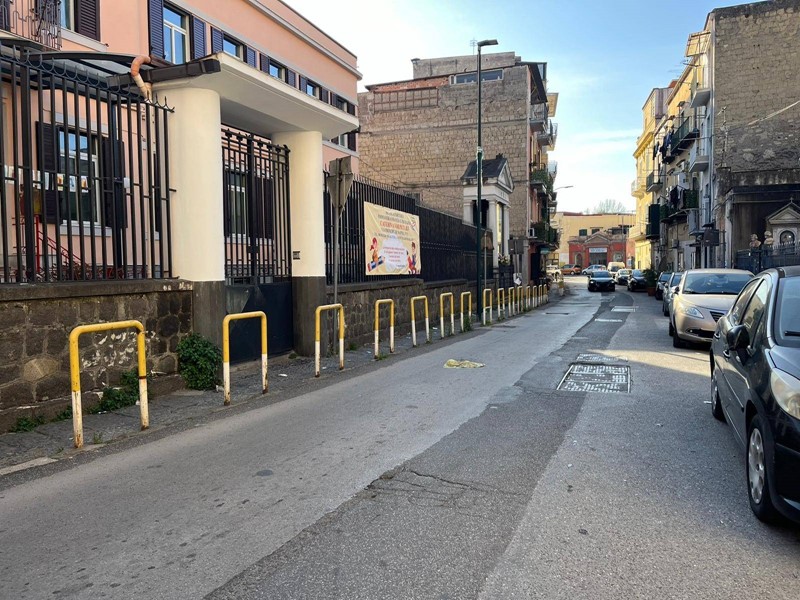Trilocale in Vendita a Napoli, 75'000€, 76 m²