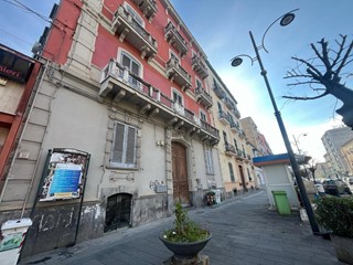 Appartamento in Vendita a Napoli, 149'000€, 165 m²