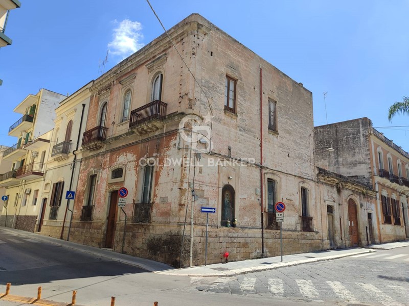 Appartamento in Vendita a Brindisi, 395'000€, 500 m², con Box