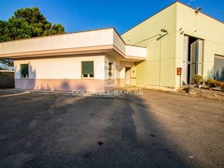 Capannone in Affitto a San Pietro Vernotico, 2'500€, 1000 m²