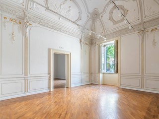 Appartamento in Vendita a Brindisi, 980'000€, 800 m²