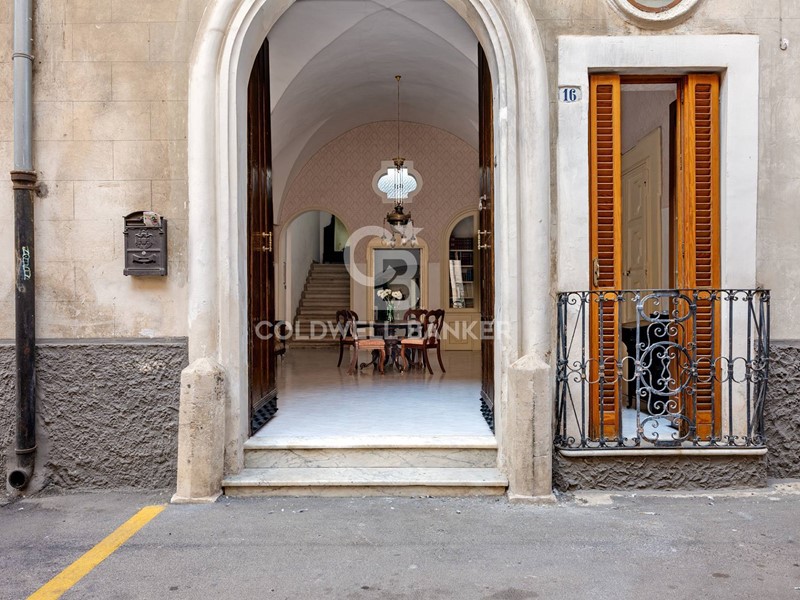 Appartamento in Vendita a Francavilla Fontana, 350'000€, 460 m²