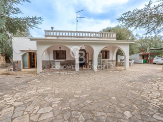 Villa in Vendita a Ostuni, 190'000€, 98 m²