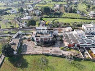 Immobile commerciale in Vendita a Cisternino, 800'000€, 1235 m²