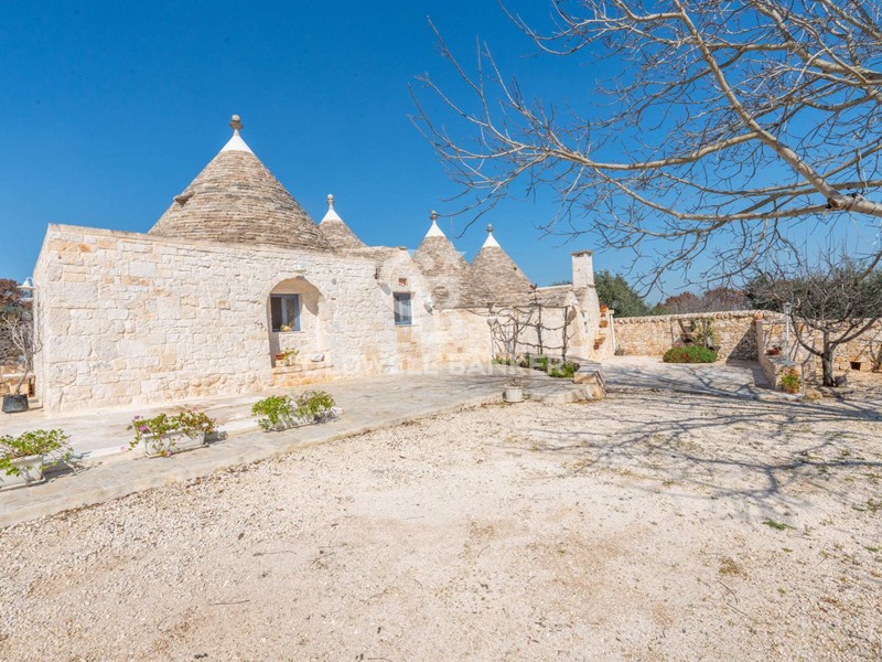 Cascina in Vendita a Locorotondo, 460'000€, 186 m²