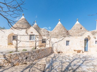 Cascina in Vendita a Locorotondo, 460'000€, 186 m²