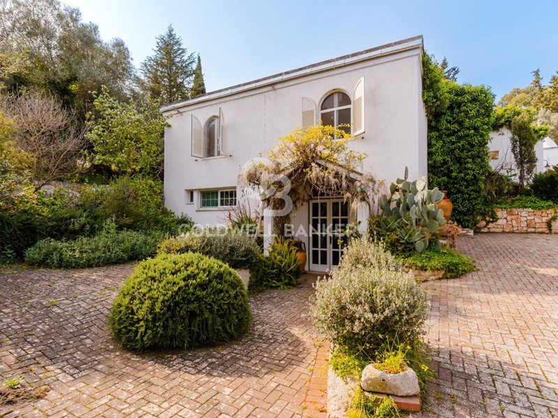 Villa in Vendita a Ostuni, 450'000€, 300 m²