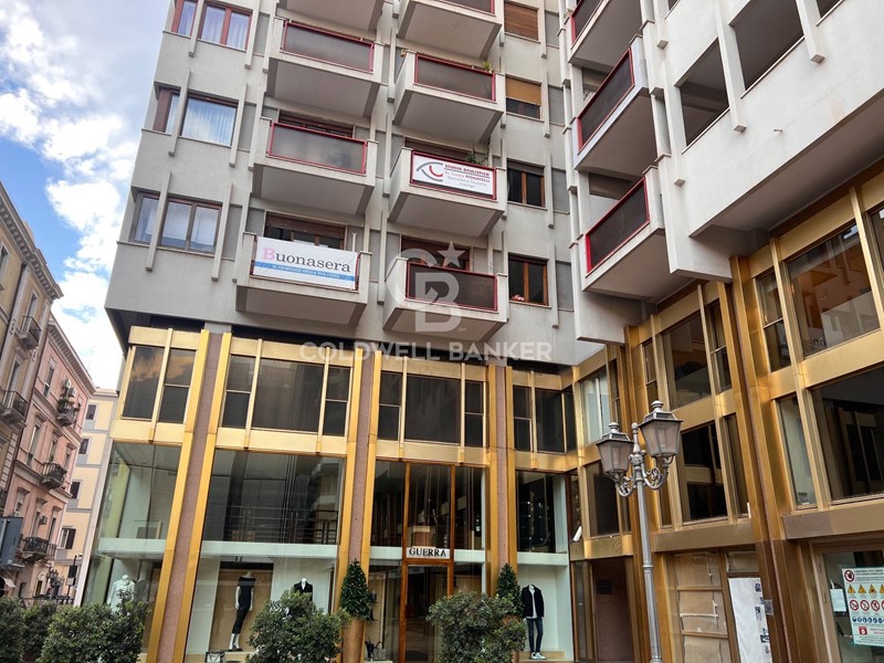 Appartamento in Affitto a Taranto, 1'700&euro;, 200 m²