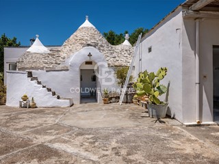 Cascina in Vendita a Ostuni, 360'000€, 130 m²