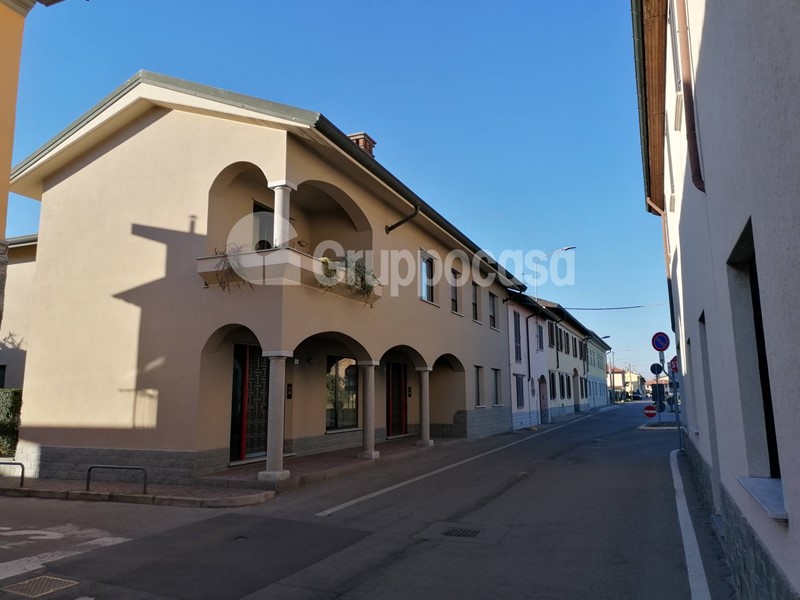Ufficio in Affitto a Boffalora sopra Ticino, 585€, 37 m²