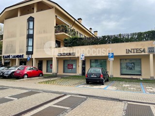 Immobile commerciale in Vendita a Magenta, 150'000€, 67 m²