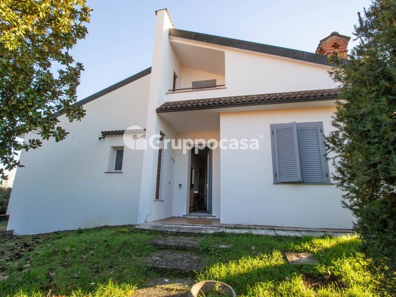 Villa in Vendita a Magenta, 380'000€, 176 m²