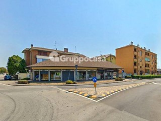 Immobile commerciale in Vendita a Magenta, 330'000€, 576 m²