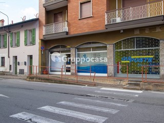 Attività commerciale in Vendita a Magenta, 50'000€, 72 m²