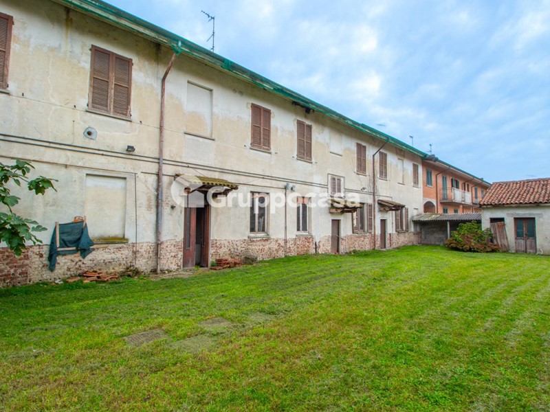 Casa Indipendente in Vendita a Inveruno, 350'000€, 500 m²